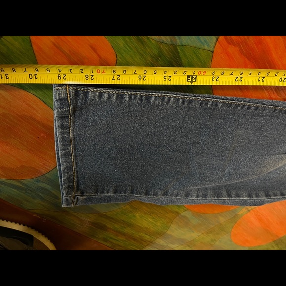 Womens jeans size 10 Denim STRETCH Distressed Blue No Name Brand. Only worn once - Picture 6 of 7
